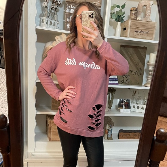 Jordann Pink Distressed Sweatshirt with graphic “always late” - Picture 2 of 13